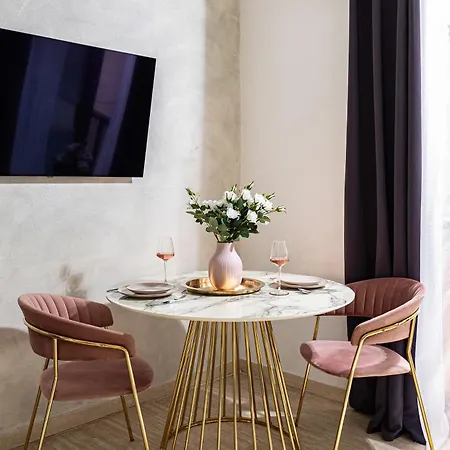 Qult - Pink Martini - 3 Min To Casino Apartment *
